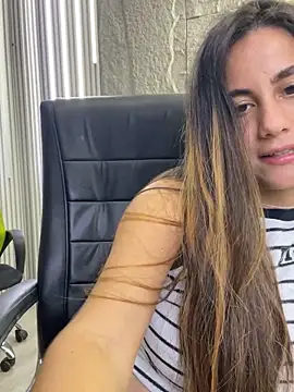 Snapshot of CamileX chatting on October 2, 2025, 1:51 pm CamileX online show from October 2, 2025, 1:51 pm