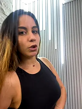 Snapshot of CamileX chatting on October 30, 2025, 2:18 pm CamileX online show from October 30, 2025, 2:18 pm