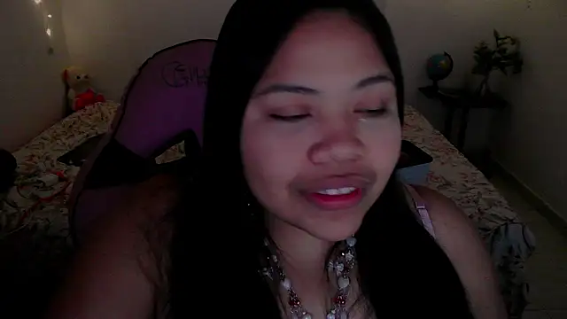 Snapshot of Juicy_elenxx chatting on September 19, 2025, 3:41 am Juicy elenxx online show from September 19, 2025, 3:41 am