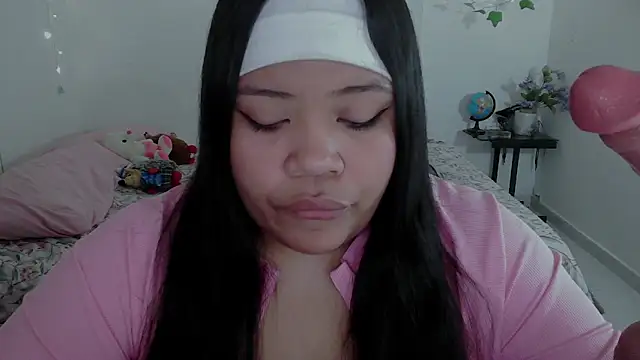 Snapshot of Juicy_elenxx chatting on November 8, 2025, 1:06 am Juicy elenxx online show from November 8, 2025, 1:06 am