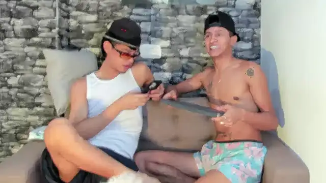 gustavo saaled19  online show from November 8, 2025, 10:30 pm