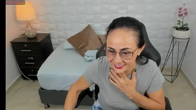 Snapshot of yulitza1025 chatting on October 9, 2025, 12:14 pm yulitza1025 online show from October 9, 2025, 12:14 pm