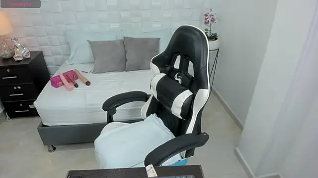 Snapshot of yulitza1025 chatting on October 21, 2025, 1:12 pm yulitza1025 online show from October 21, 2025, 1:12 pm