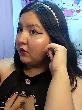 SoffiiCurvy online show from September 9, 2025, 5:29 am