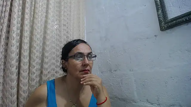 Snapshot of gabbyparker_ chatting on February 26, 2026, 12:42 am gabbyparker online show from February 26, 2026, 12:42 am