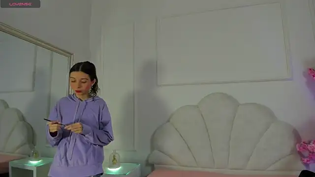 Cloedurant online show from October 10, 2025, 7:46 pm