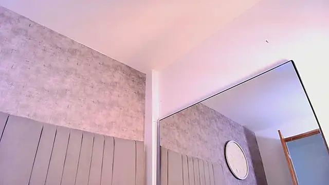 karla-ruiz online show from October 19, 2025, 7:25 pm