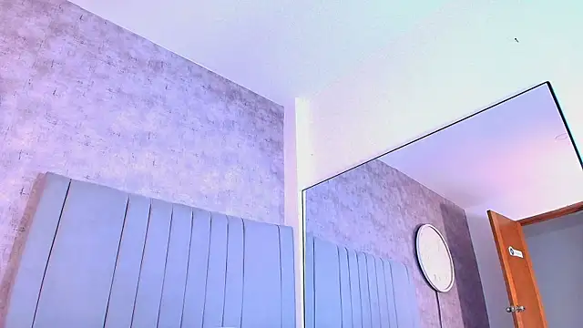 karla-ruiz online show from November 13, 2025, 7:35 pm