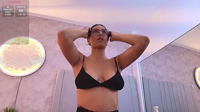 karla-ruiz online show from February 25, 2026, 7:34 pm