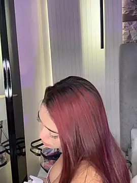 HannahCollyns online show from February 1, 2026, 5:11 pm