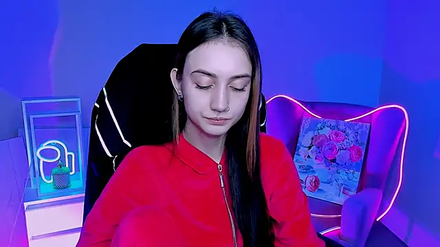 olivianorton online show from October 15, 2025, 2:39 pm