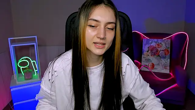 olivianorton online show from November 4, 2025, 2:49 pm