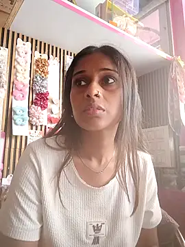 Snapshot of hotshreya69 chatting on September 21, 2025, 7:32 am hotshreya69 online show from September 21, 2025, 7:32 am