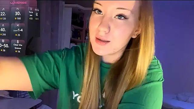 PandaFluff online show from October 1, 2025, 4:13 pm