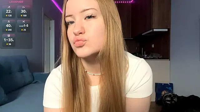 PandaFluff online show from May 5, 2026, 4:37 pm
