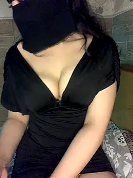 Snapshot of Dahab_ chatting on October 13, 2025, 2:17 pm Dahab  online show from October 13, 2025, 2:17 pm