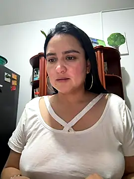 Snapshot of Rouse69_ chatting on October 15, 2025, 11:27 pm Rouse69  online show from October 15, 2025, 11:27 pm