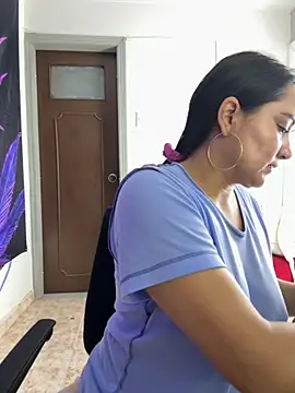 Snapshot of Rouse69_ chatting on October 31, 2025, 11:00 am Rouse69  online show from October 31, 2025, 11:00 am