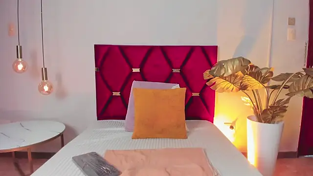 Snapshot of SamantaVee chatting on September 16, 2025, 11:44 am SamantaVee online show from September 16, 2025, 11:44 am