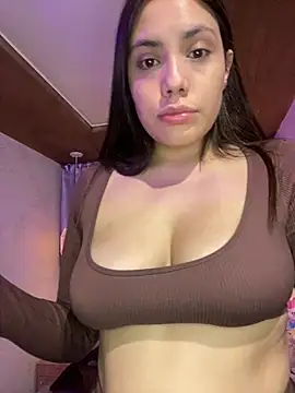 RenataLeclair online show from May 6, 2026, 3:50 pm