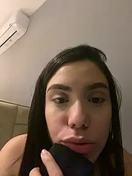 Snapshot of RenataLeclair chatting on June 11, 2026, 2:33 am RenataLeclair online show from June 11, 2026, 2:33 am