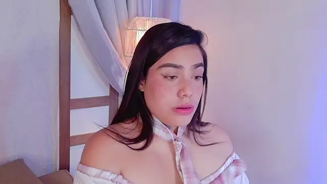 RenataLeclair online show from August 5, 2026, 4:43 pm