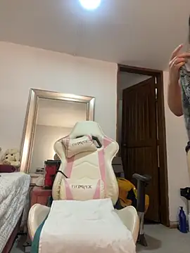 emma hot2006 online show from September 19, 2025, 2:29 pm