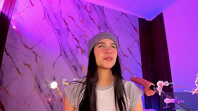 Emmiicute online show from February 7, 2026, 8:34 pm