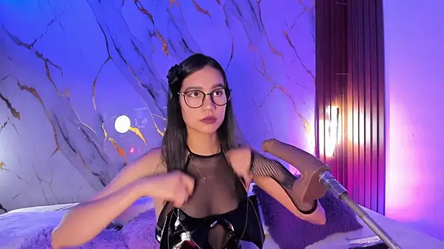Emmiicute online show from July 24, 2026, 8:29 pm