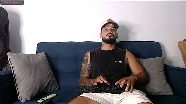 Snapshot of Eric_Evans1 chatting on October 29, 2025, 3:53 am Eric Evans1 online show from October 29, 2025, 3:53 am