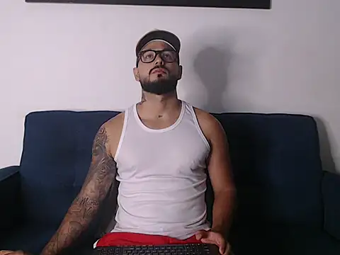 Snapshot of Eric_Evans1 chatting on October 30, 2025, 4:03 am Eric Evans1 online show from October 30, 2025, 4:03 am