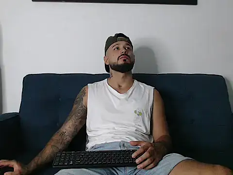 Snapshot of Eric_Evans1 chatting on November 7, 2025, 3:50 am Eric Evans1 online show from November 7, 2025, 3:50 am