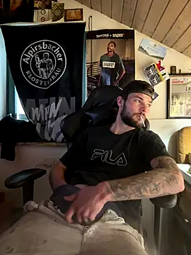 Snapshot of Mexxwell69 chatting on September 24, 2025, 11:46 am Mexxwell69 online show from September 24, 2025, 11:46 am