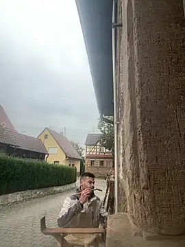 Snapshot of Mexxwell69 chatting on October 10, 2025, 8:13 am Mexxwell69 online show from October 10, 2025, 8:13 am