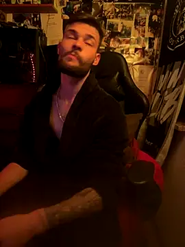 Snapshot of Mexxwell69 chatting on October 15, 2025, 10:43 pm Mexxwell69 online show from October 15, 2025, 10:43 pm