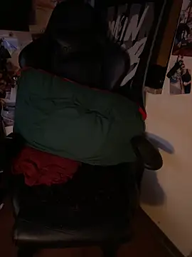 Snapshot of Mexxwell69 chatting on October 21, 2025, 10:21 pm Mexxwell69 online show from October 21, 2025, 10:21 pm