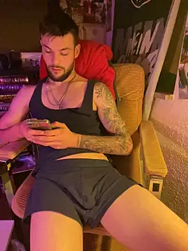 Snapshot of Mexxwell69 chatting on October 26, 2025, 12:27 am Mexxwell69 online show from October 26, 2025, 12:27 am