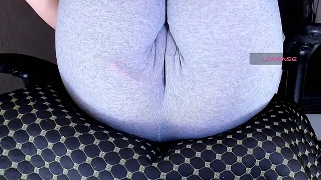 Cameltoe squirt inPants online show from February 13, 2026, 12:12 pm