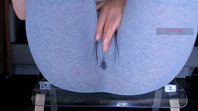 Cameltoe squirt inPants online show from April 25, 2026, 7:44 am