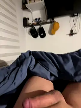 Snapshot of Robert2_honey chatting on September 22, 2025, 10:17 am Robert2 honey online show from September 22, 2025, 10:17 am