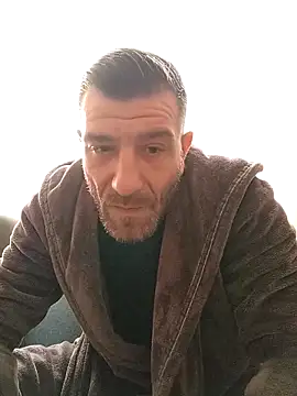 Snapshot of Alexdaniel89 chatting on March 3, 2026, 10:43 am Alexdaniel89 online show from March 3, 2026, 10:43 am