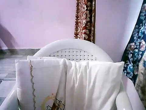 Snapshot of jannu6482 chatting on September 28, 2025, 5:35 am jannu6482 online show from September 28, 2025, 5:35 am