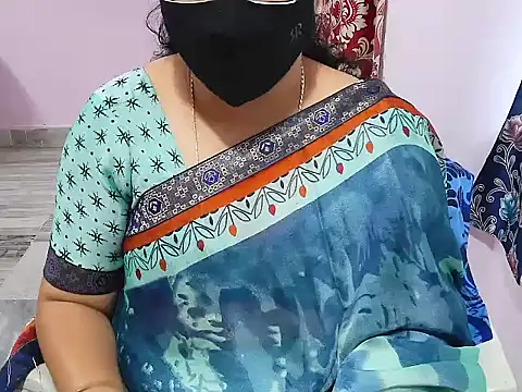 Snapshot of jannu6482 chatting on October 17, 2025, 9:45 am jannu6482 online show from October 17, 2025, 9:45 am