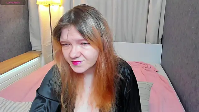 Snapshot of Nora_lovvvv chatting on October 5, 2025, 10:35 am Nora lovvvv online show from October 5, 2025, 10:35 am