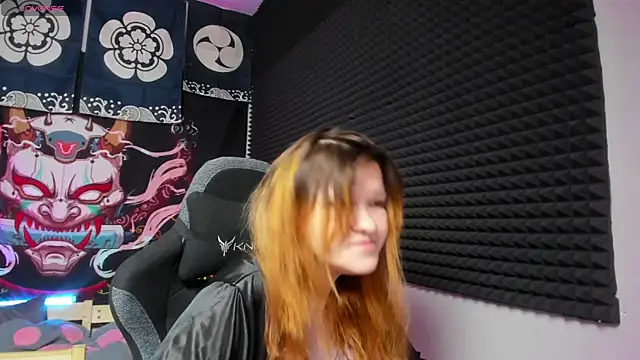 Snapshot of Nora_lovvvv chatting on October 25, 2025, 10:12 am Nora lovvvv online show from October 25, 2025, 10:12 am