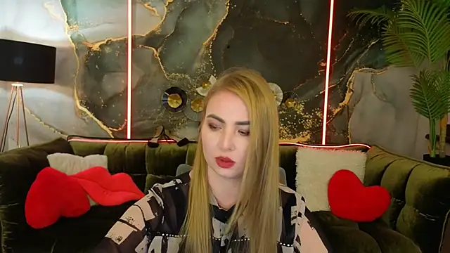 MssShyBarbie online show from September 11, 2025, 1:55 pm