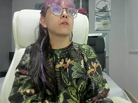 Snapshot of dalila_macherano1 chatting on September 9, 2025, 11:43 am dalila macherano1 online show from September 9, 2025, 11:43 am