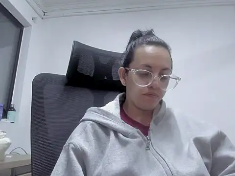 Snapshot of dalila_macherano1 chatting on October 10, 2025, 11:04 pm dalila macherano1 online show from October 10, 2025, 11:04 pm