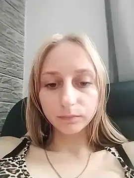 babyXlove online show from September 11, 2025, 7:30 am