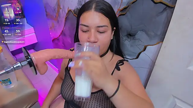 mey velvet online show from October 25, 2025, 11:40 am